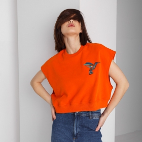 футболка-безрукавка с вышивкой "Orange hummingbird"
